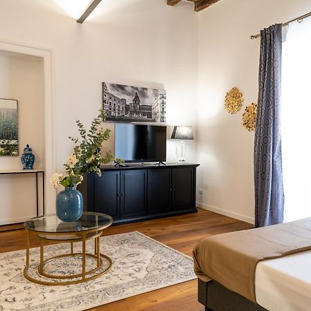 La Duca Suites & Apartments ปาแลร์โม ภายนอก รูปภาพ