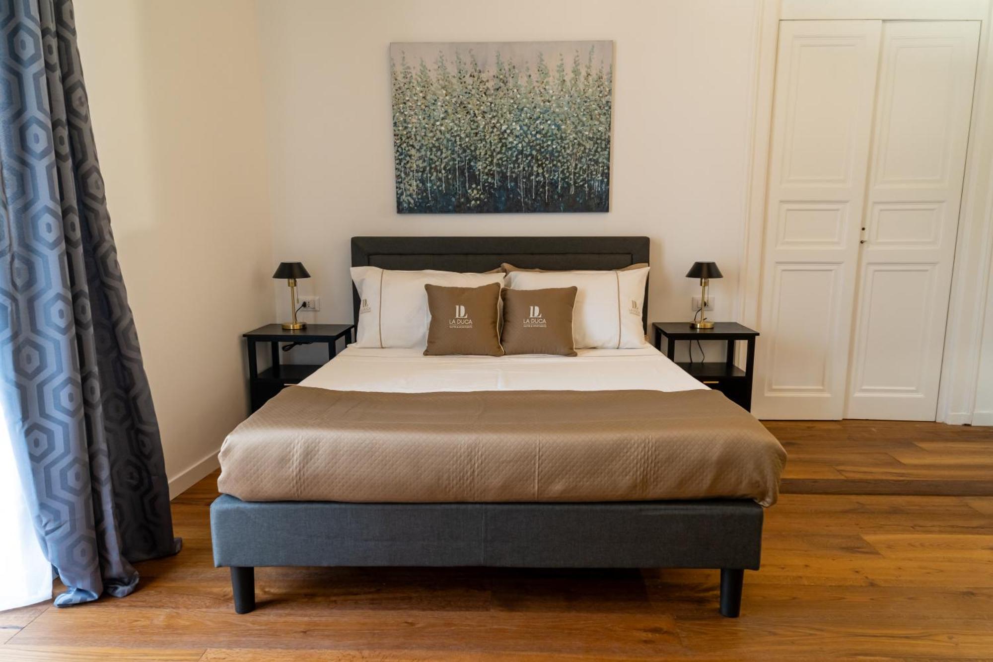 La Duca Suites & Apartments ปาแลร์โม ภายนอก รูปภาพ