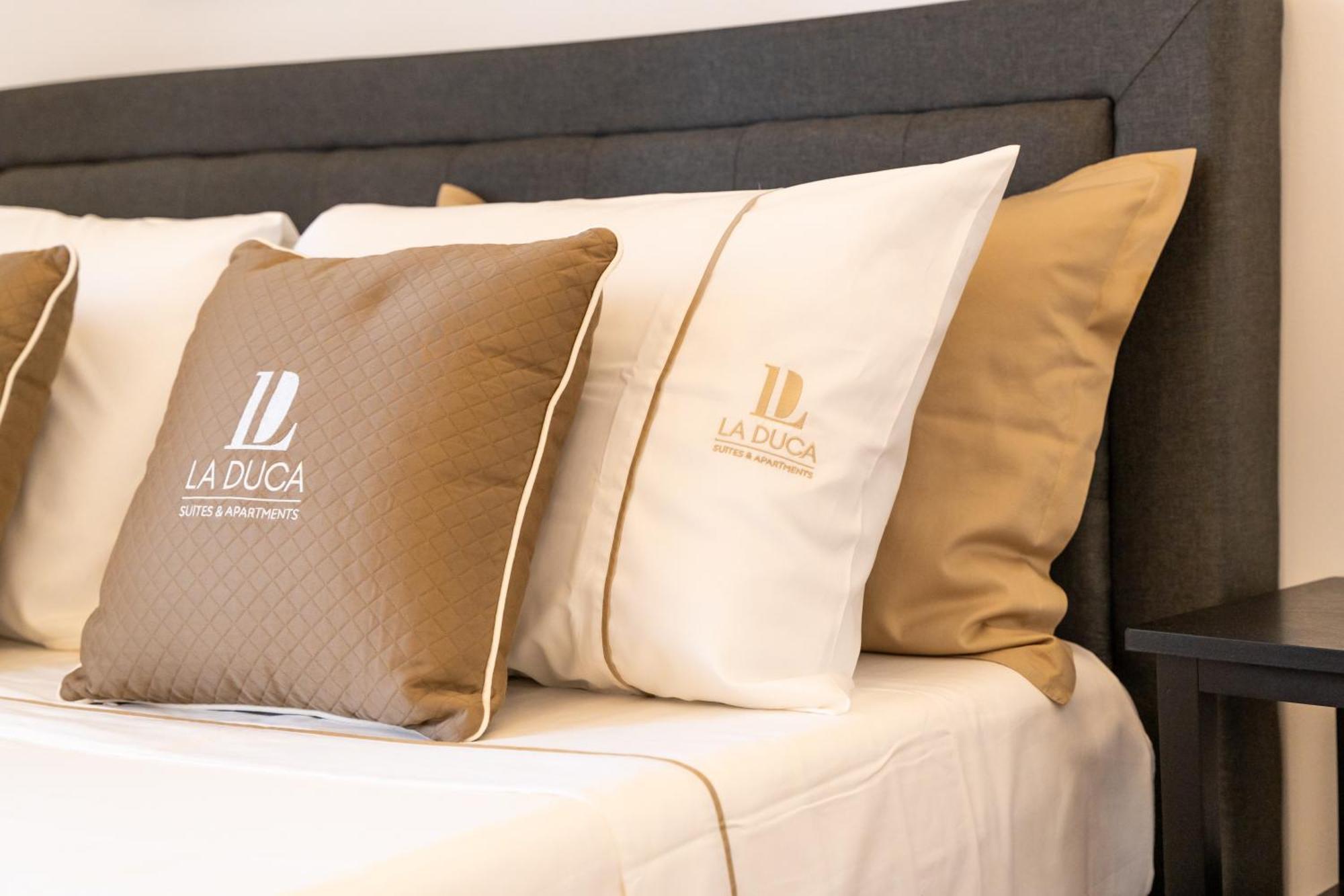 La Duca Suites & Apartments ปาแลร์โม ภายนอก รูปภาพ