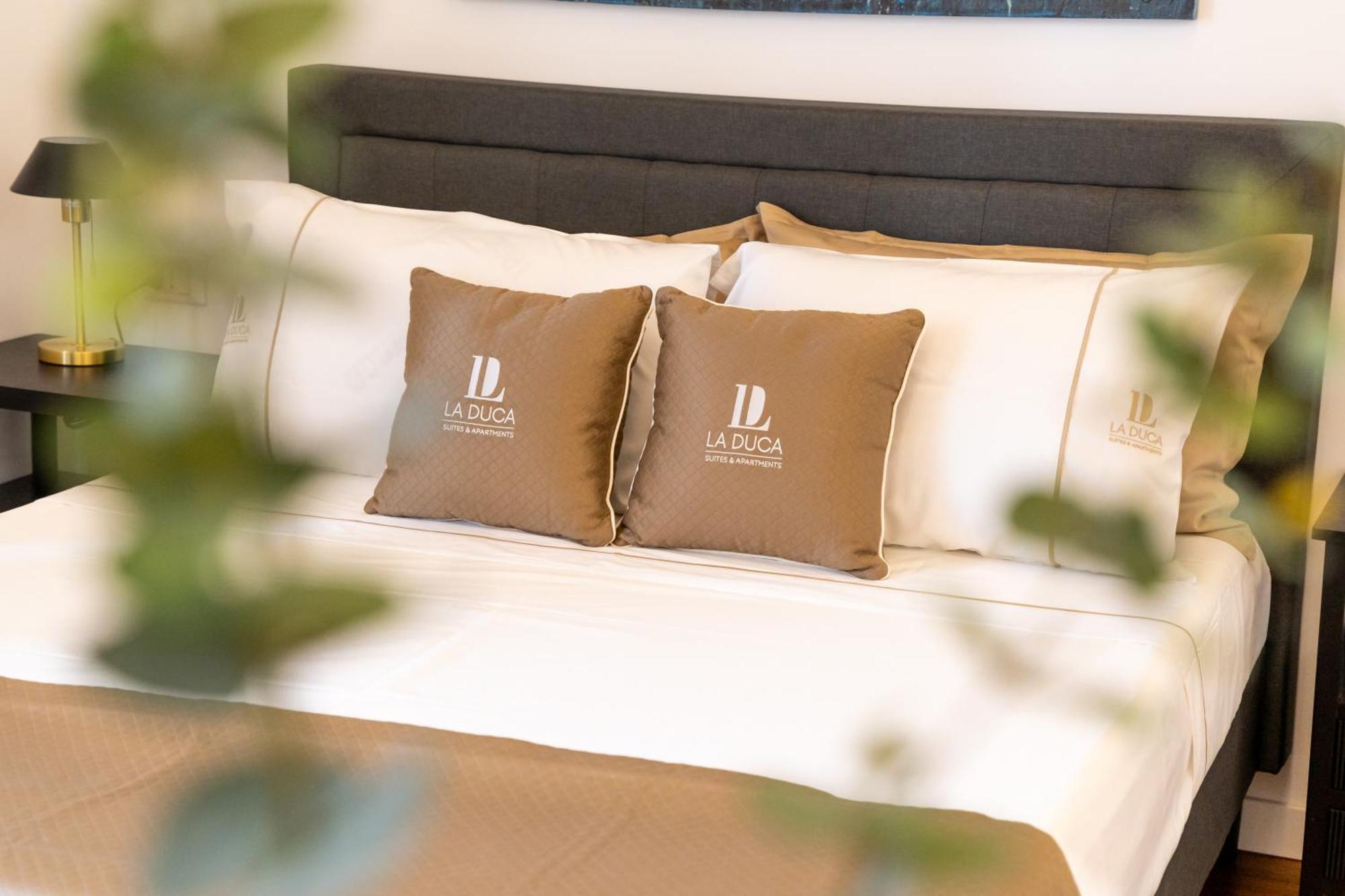 La Duca Suites & Apartments ปาแลร์โม ภายนอก รูปภาพ