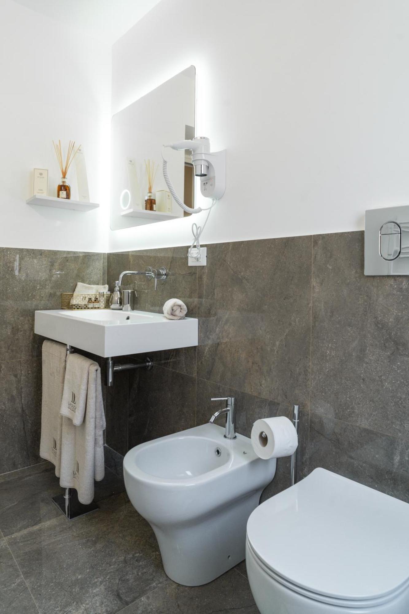 La Duca Suites & Apartments ปาแลร์โม ภายนอก รูปภาพ
