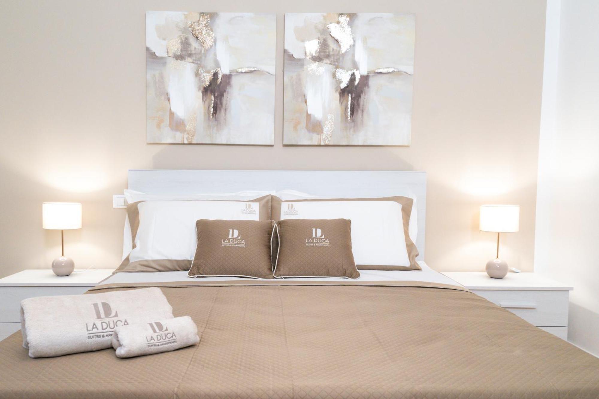 La Duca Suites & Apartments ปาแลร์โม ภายนอก รูปภาพ
