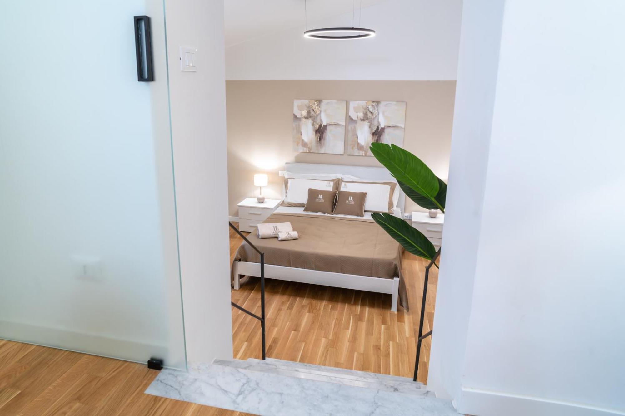 La Duca Suites & Apartments ปาแลร์โม ภายนอก รูปภาพ