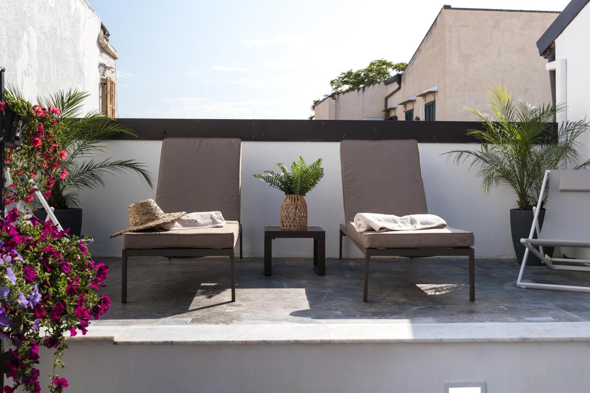 La Duca Suites & Apartments ปาแลร์โม ภายนอก รูปภาพ