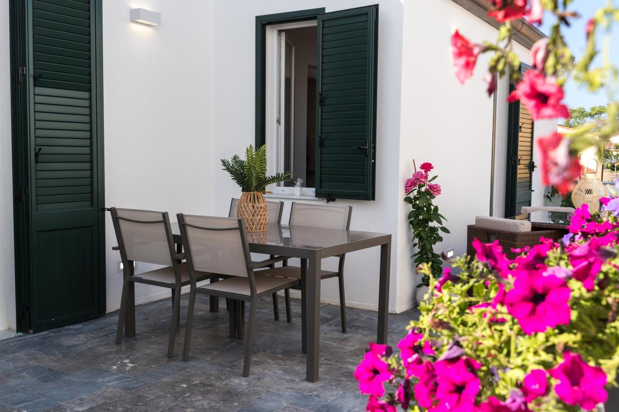 La Duca Suites & Apartments ปาแลร์โม ภายนอก รูปภาพ