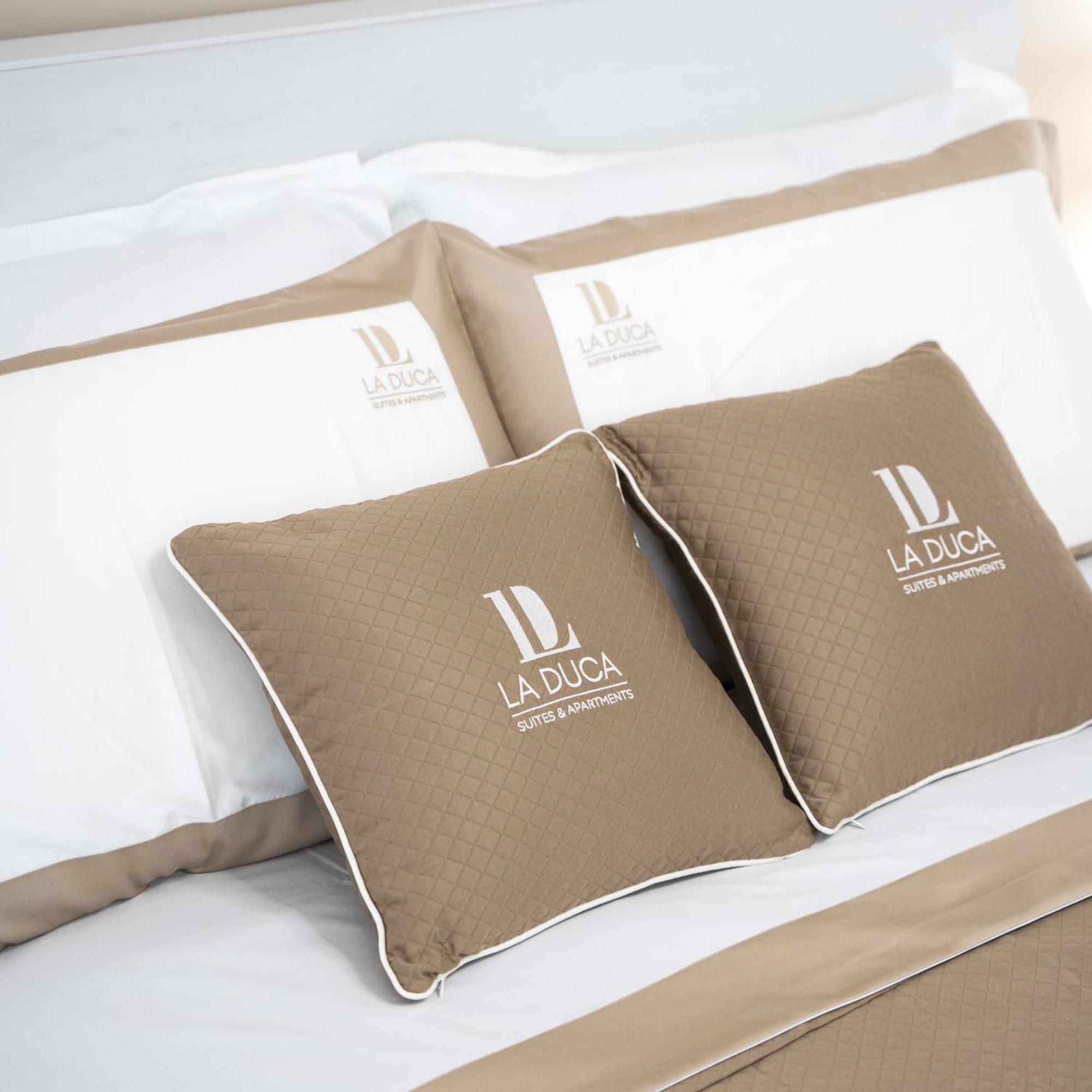 La Duca Suites & Apartments ปาแลร์โม ภายนอก รูปภาพ