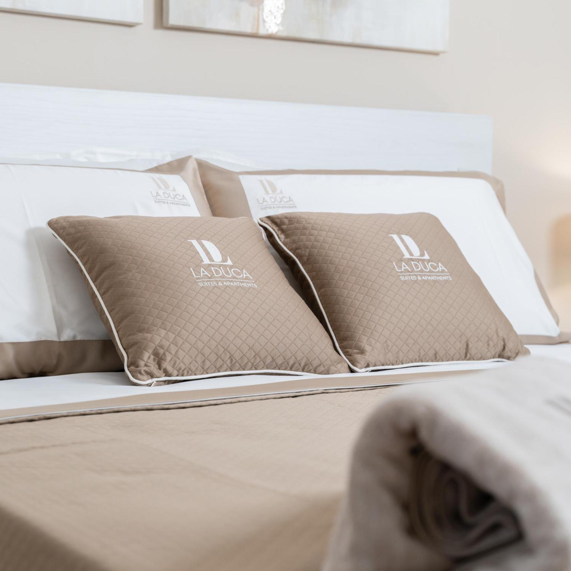 La Duca Suites & Apartments ปาแลร์โม ภายนอก รูปภาพ
